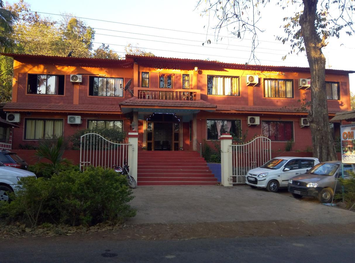 Om Shree Bed And Breakfast Harihareshwar Bagian luar foto